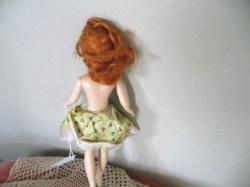 redhead knees view_04